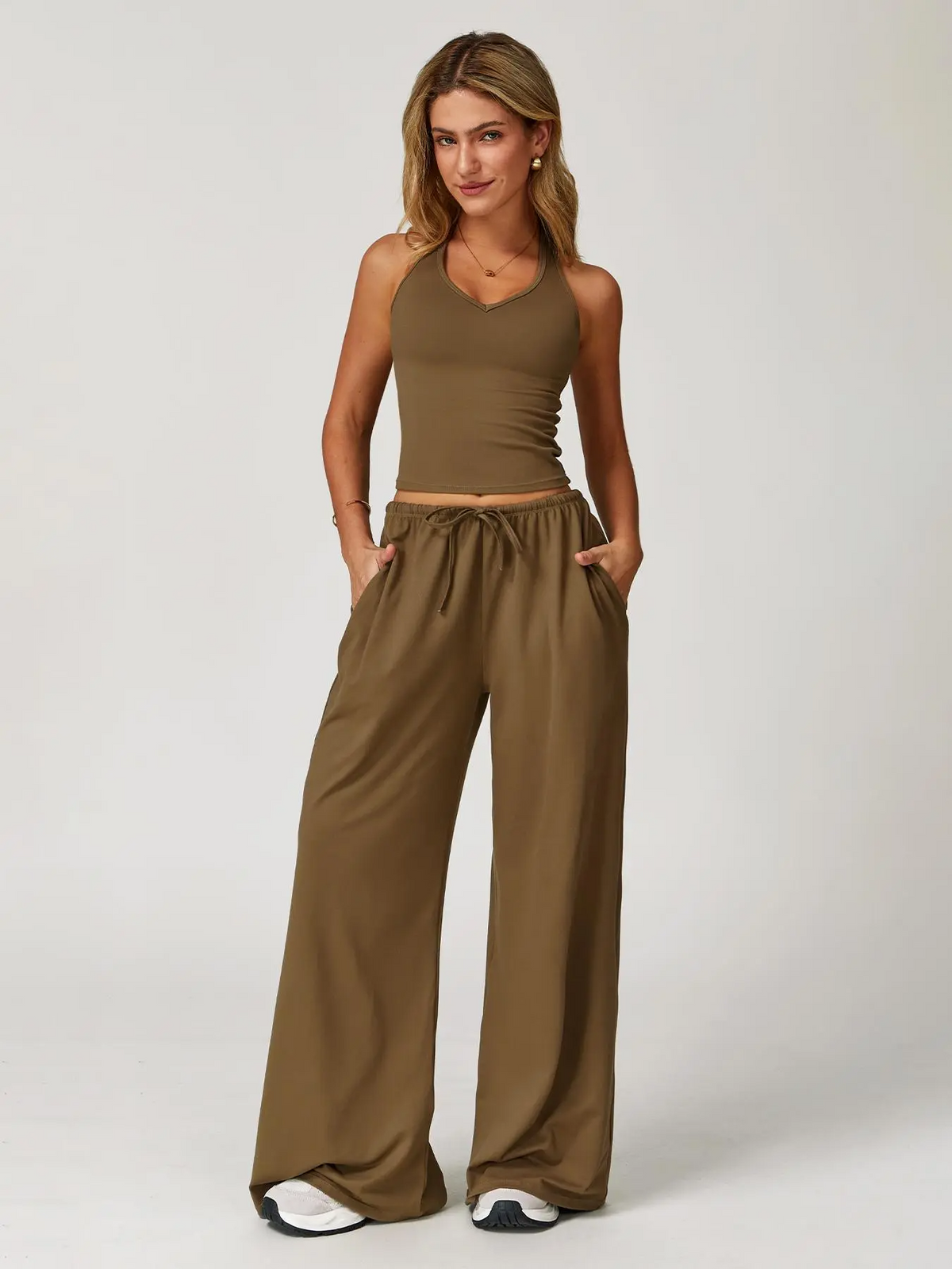 Women's 2-Piece Halter Neck Sports Set | Wide Leg Pants & Sleeveless Top for Workout, Running & Tennis